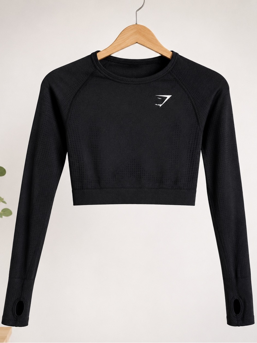 Gymshark Black Seamless Long Sleeve Crop Top with Thumbholes | No Size Tag